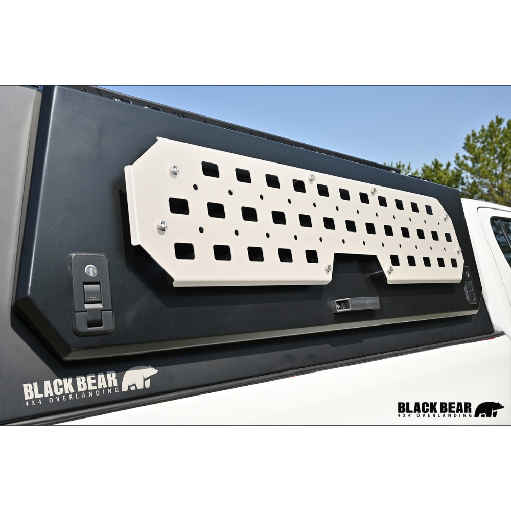 武装的ビジュアル キャノピー ハイラックス GUN125 H29/9- CAN004 アルミ合金 レール付 LED3WAYハイマウントランプ装備