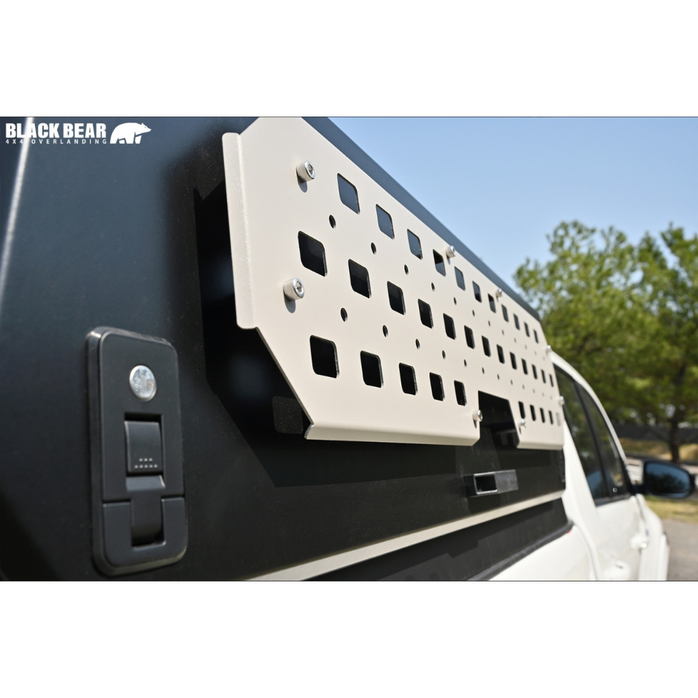 武装的ビジュアル キャノピー ハイラックス GUN125 H29/9- CAN004 アルミ合金 レール付 LED3WAYハイマウントランプ装備