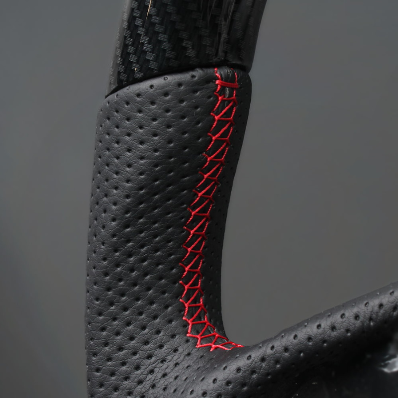 高品質の証ユーロステッチ採用 (カーボン調xレッドステッチ) 純正交換ガングリップステアリング カローラスポーツ/ツーリング 210系 H30/6- LS187