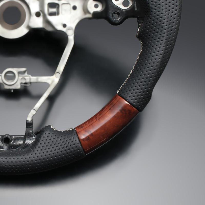 高品質の証ユーロステッチ採用 (茶木目xシルバーステッチ) 純正交換ガングリップステアリング カローラスポーツ/ツーリング 210系 H30/6- LS189