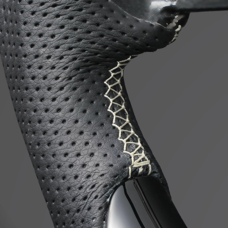 高品質の証ユーロステッチ採用 (ピアノブラックxシルバーステッチ) 純正交換ガングリップステアリング カローラフィールダー/アクシオ 160系 H24/5- LS193