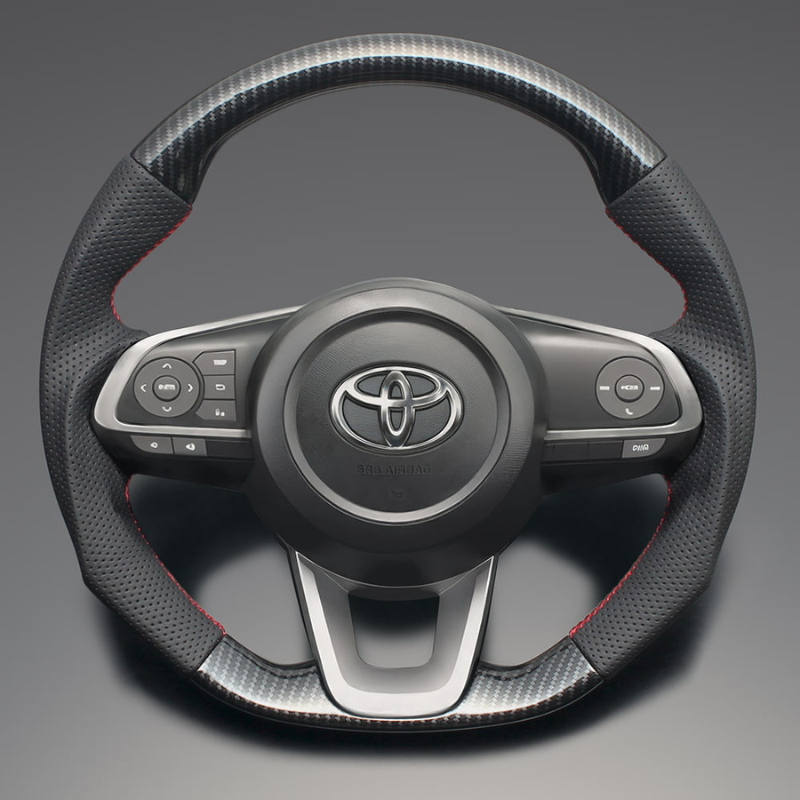 ユーロステッチ採用 (カーボン調xレッドステッチ) 純正交換ガングリップステアリング ルーミー 900系 R2/9-後期専用 LS199 トール/ジャスティ取付可