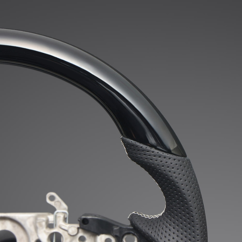 ユーロステッチ採用 (ピアノブラックxシルバーステッチ) 純正交換ガングリップステアリング GRカローラ 10系 LS206 GR専用 ヤリス/ヤリスクロス不可