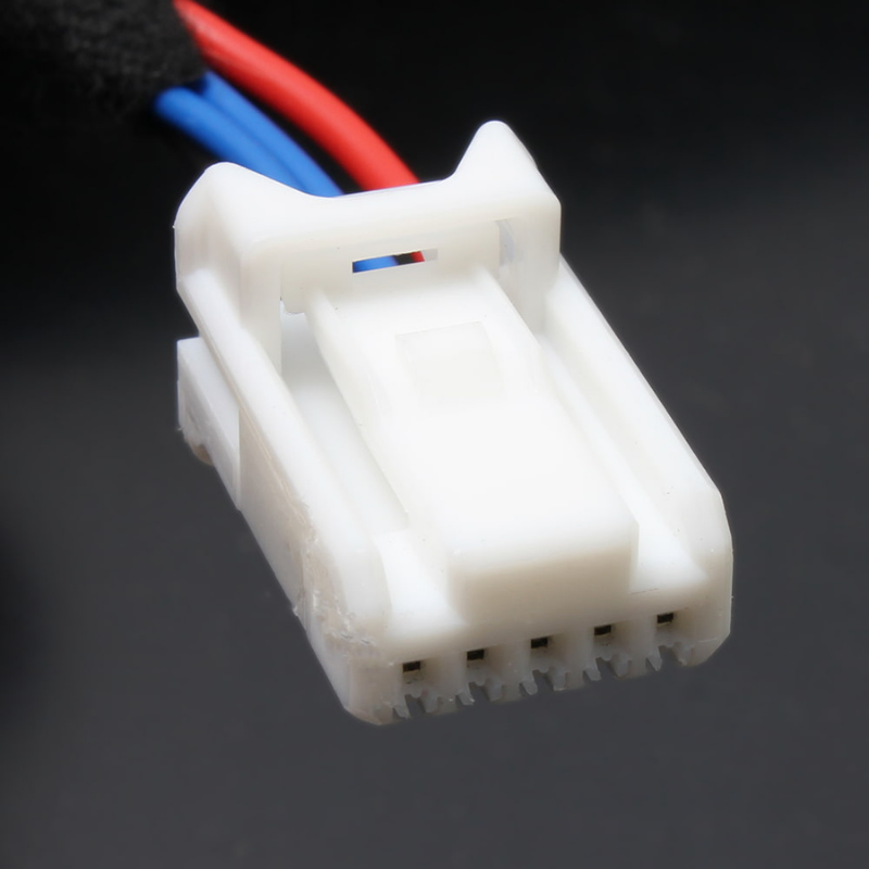 高品質の証ユーロステッチ採用 (ピアノブラックxシルバーステッチ) 純正交換ガングリップステアリング ランクル 300系 R3/8- LS224 ヒーター対応