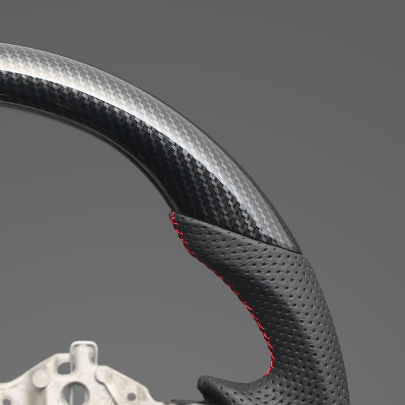 高品質の証ユーロステッチ採用 (カーボン調xレッドステッチ) 純正交換ガングリップステアリング 86/GR86 ZN6/ZN8 H28/-R6/4 LS241