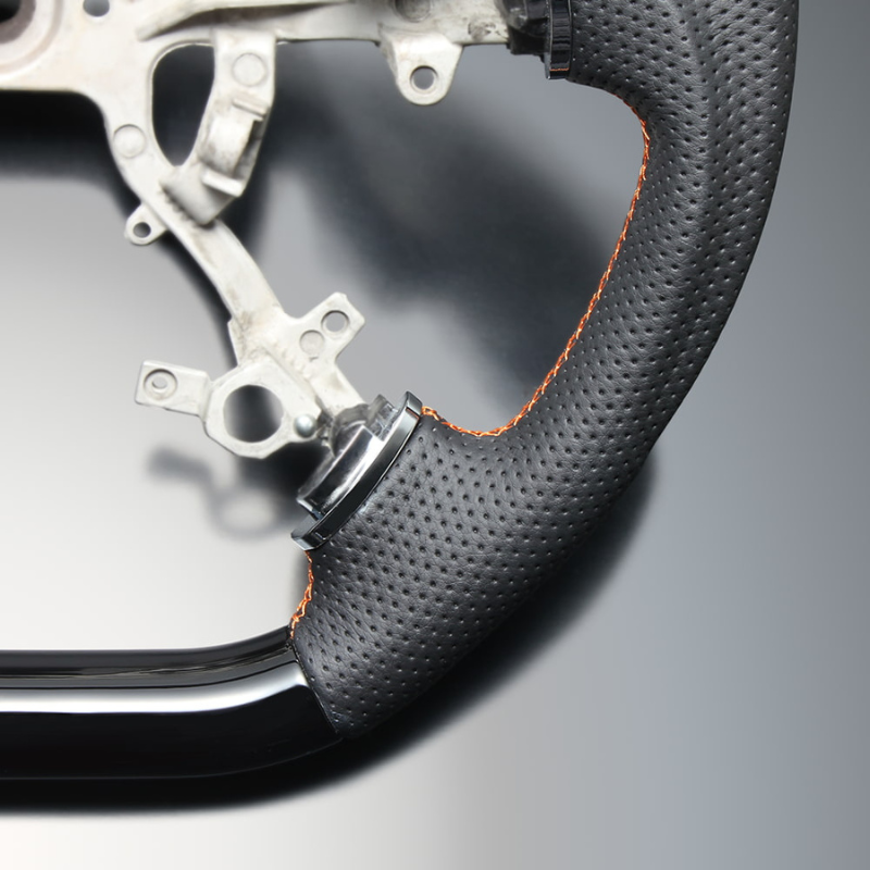 高品質の証ユーロステッチ採用 (ピアノブラックxオレンジステッチ) 純正交換ガングリップステアリング デリカD5 CV系 前期  H19/1-H30/12 LS295