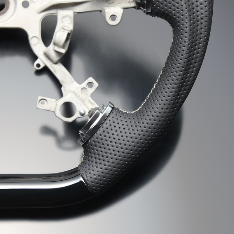 高品質の証ユーロステッチ採用 (ピアノブラックxシルバーステッチ) 純正交換ガングリップステアリング デリカD5 CV系 前期  H19/1-H30/12 LS297