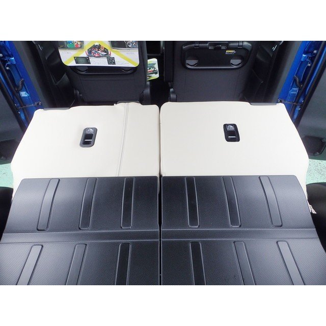 【ブラック】Clazzio クラッツィオ シートカバー Clazzio Jr XBEE クロスビー (H29/12-) パーソナルテーブル有り車用