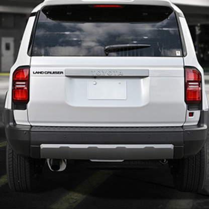 リアバンパーと統一感を (マットブラック) テールランプフレームガーニッシュ2P 左右セット ランドクルーザー 250系 R6/4- LANBO WD104171