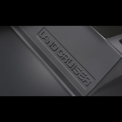 リアバンパーと統一感を (マットブラック) テールランプフレームガーニッシュ2P 左右セット ランドクルーザー 250系 R6/4- LANBO WD104171