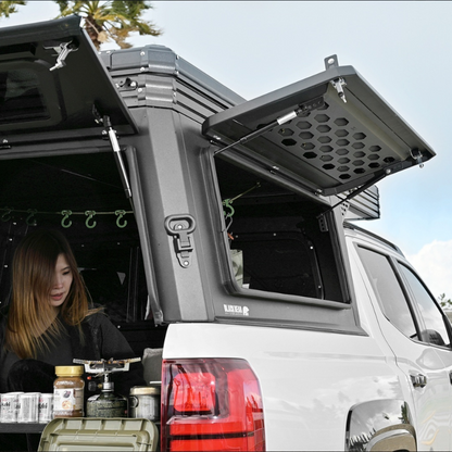 キャノピー+ルーフトップテントが一体化 ピークネストキャノピー トライトン LC2T R6/2- CAN001 LEDハイマウントランプ装備 アウトドア 車中泊 キャンプ