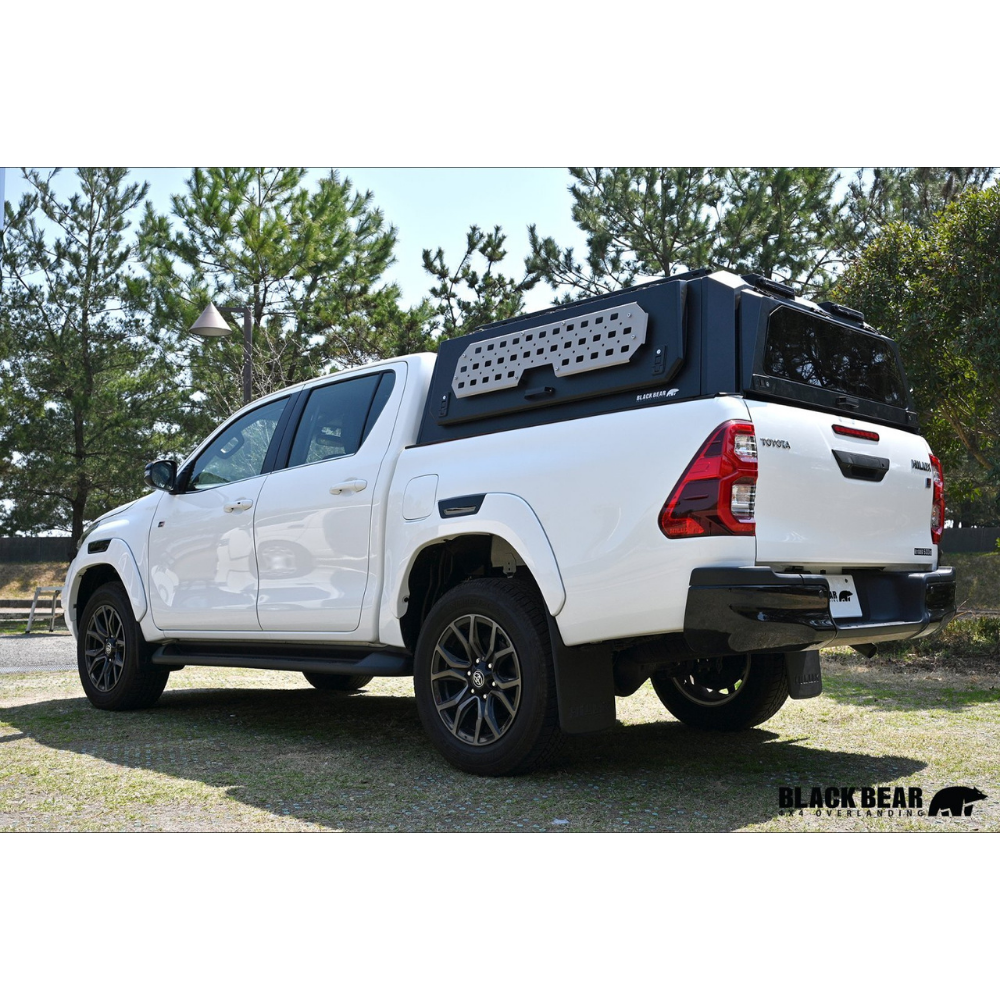 武装的ビジュアル キャノピー ハイラックス GUN125 H29/9- CAN004 アルミ合金 レール付 LED3WAYハイマウントランプ装備