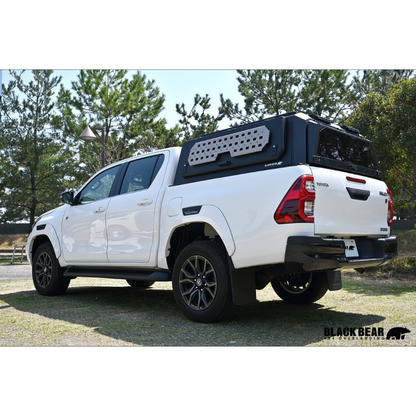 武装的ビジュアル キャノピー ハイラックス GUN125 H29/9- CAN004 アルミ合金 レール付 LED3WAYハイマウントランプ装備