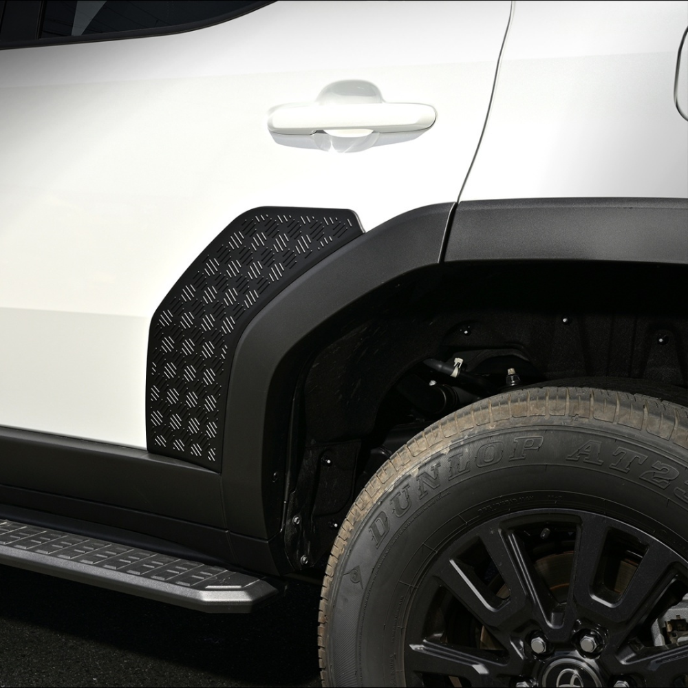 武装的ビジュアル (マットブラック) リアドアサイドガーニッシュ ランドクルーザー 250系 R6/4- WD104203 ABS樹脂 車 カスタム パーツ 外装 おしゃれ