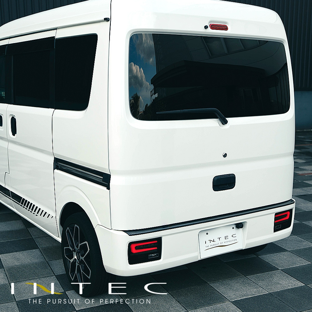 LEDテールレンズ買い替えるならこのデザイン (レッドレンズ/クローム) フルLEDテールランプ エブリイバン DA17V H27/2- INTEC Eマーク取得