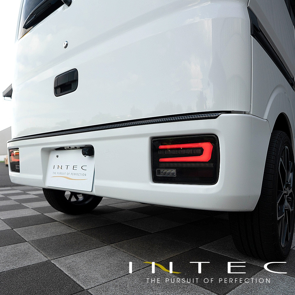 LEDテールレンズ買い替えるならこのデザイン (ライトスモーク/グロスブラック) フルLEDテールランプ エブリイバン DA64V H17/8- INTEC Eマーク取得