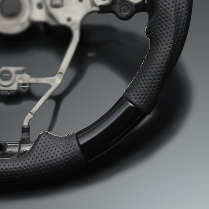 高品質の証ユーロステッチ採用 (ピアノブラックxシルバーステッチ) 純正交換ガングリップステアリング カムリ 70系 H29/7-R5/12 LS186