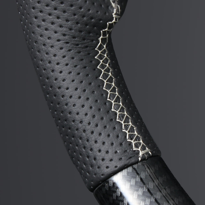 高品質の証ユーロステッチ採用 (カーボン調xシルバーステッチ) 純正交換ガングリップステアリング カローラスポーツ/ツーリング 210系 H30/6- LS203