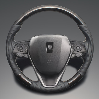 高品質の証ユーロステッチ採用 (マホガニ調黒木目xシルバーステッチ) 純正交換ガングリップステアリング カムリ 70系 H29/7-R5/12 LS204