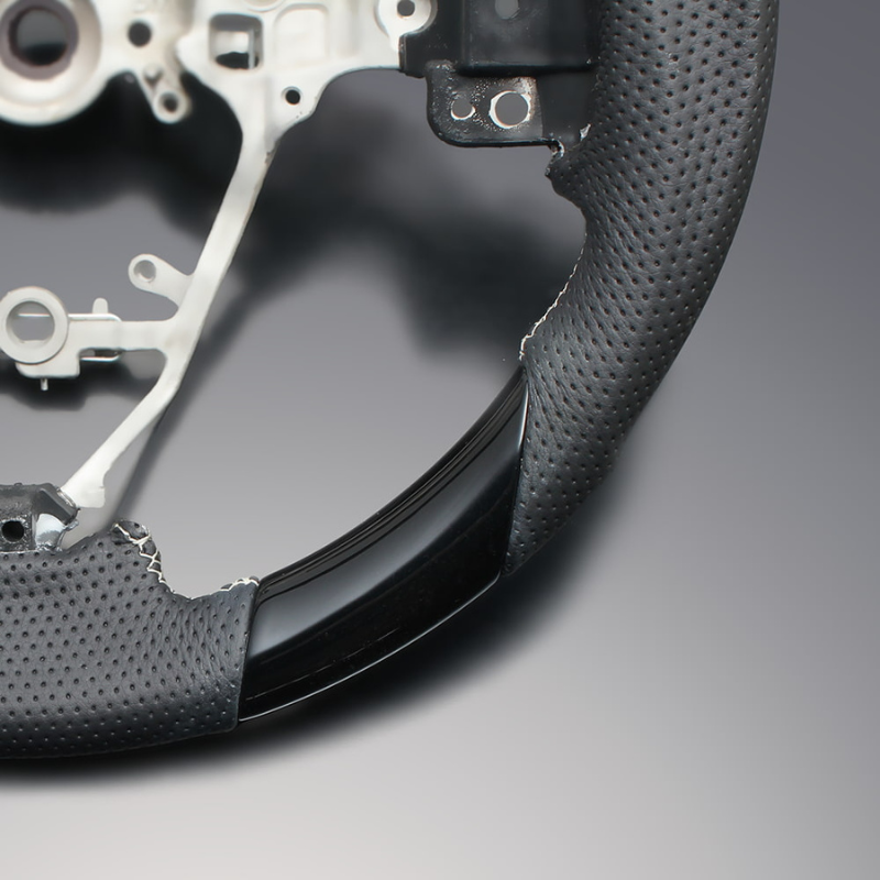 ユーロステッチ採用 (ピアノブラックxシルバーステッチ) ガングリップステアリング アイシス ZGM10系 H16/9-H29 LS193 純正3スポークデザインのみ対応