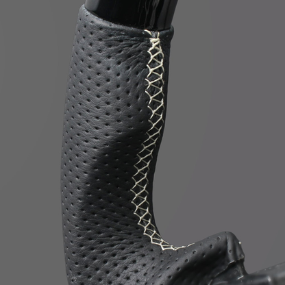 高品質の証ユーロステッチ採用 (ピアノブラックxシルバーステッチ) 純正交換ガングリップステアリング オーリス 180系 H24-H30/3 LS193