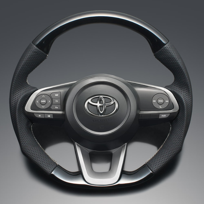 ユーロステッチ採用 (ピアノブラックxシルバーステッチ) ガングリップステアリング ルーミー 900系 R2/9-後期専用 LS198 トール/ジャスティ取付可