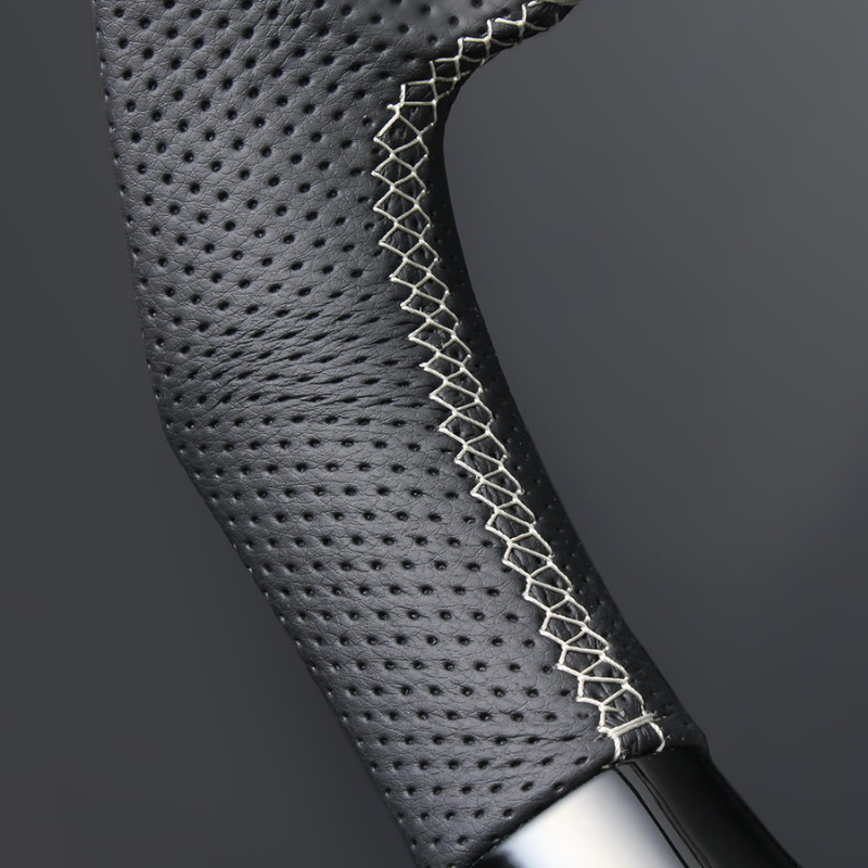 高品質の証ユーロステッチ採用 (ピアノブラックxシルバーステッチ) 純正交換ガングリップステアリング RAIZE 200系 R1/11- LS198 ロッキー取付可能