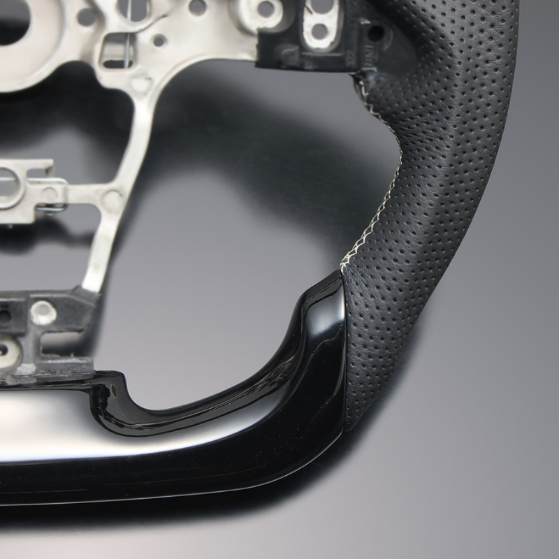 ユーロステッチ採用 (ピアノブラックxシルバーステッチ) 純正交換ガングリップステアリング GRヤリス 10系 LS206 GR専用 ヤリス/ヤリスクロス不可