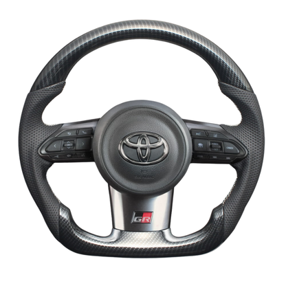 高品質の証ユーロステッチ採用 (カーボン調xシルバーステッチ) 純正交換ガングリップステアリング GRヤリス 10系 LS207 GR専用 ヤリス/ヤリスクロス不可