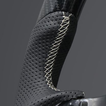 高品質の証ユーロステッチ採用 (カーボン調xシルバーステッチ) 純正交換ガングリップステアリング GRカローラ 10系 LS207 GR専用 ヤリス/ヤリスクロス不可