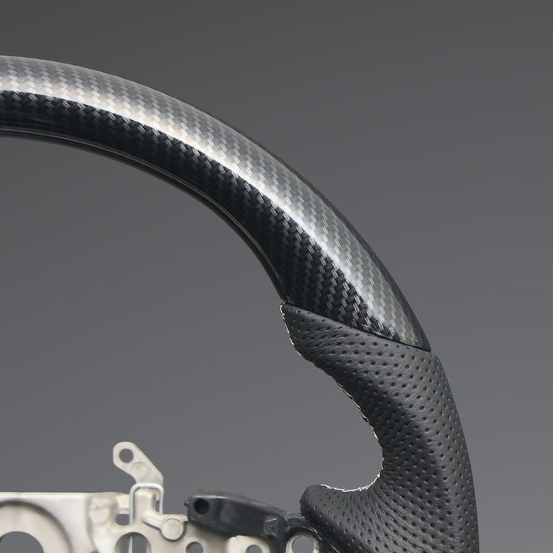 高品質の証ユーロステッチ採用 (カーボン調xシルバーステッチ) 純正交換ガングリップステアリング GRカローラ 10系 LS207 GR専用 ヤリス/ヤリスクロス不可