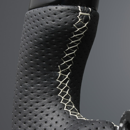 高品質の証ユーロステッチ採用 (ピアノブラックxシルバーステッチ) 純正交換ガングリップステアリング プリウス  60系 Gグレード専用 LS212