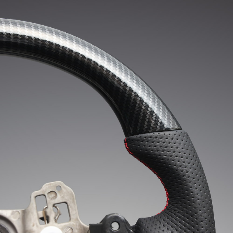 高品質の証ユーロステッチ採用 (カーボン調xレッドステッチ) 純正交換ガングリップステアリング プリウス  60系 Gグレード専用 LS213