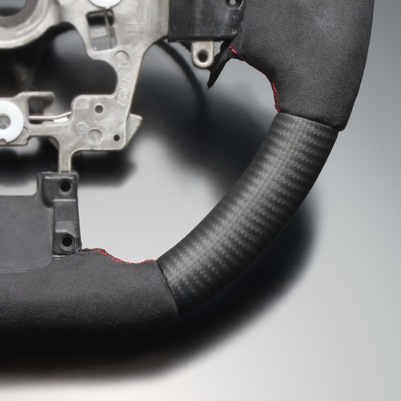 最上位モデル (マットリアルカーボン×アルカンターラBK×レッドユーロステッチ) D型ガングリップステアリング プリウス  60系 Gグレード専用 LS214