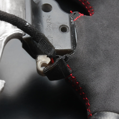 最上位モデル (マットリアルカーボン×アルカンターラBK×レッドユーロステッチ) D型ガングリップステアリング プリウス  60系 Gグレード専用 LS214