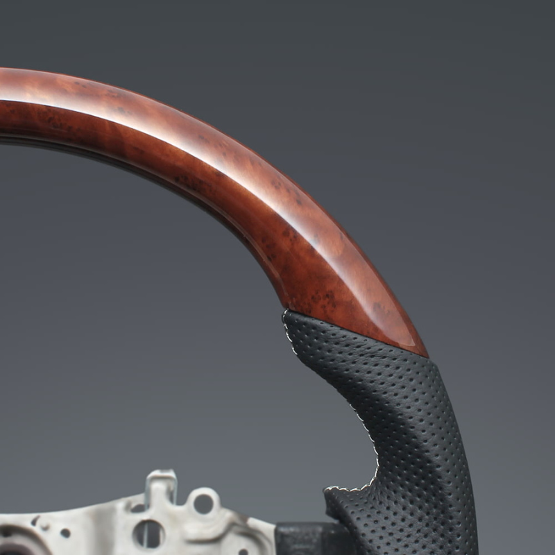 高品質の証ユーロステッチ採用 (茶木目 x シルバーステッチ) 純正交換ガングリップステアリング ハイラックス 120系 H29/9- LS220 GRスポーツ取付可