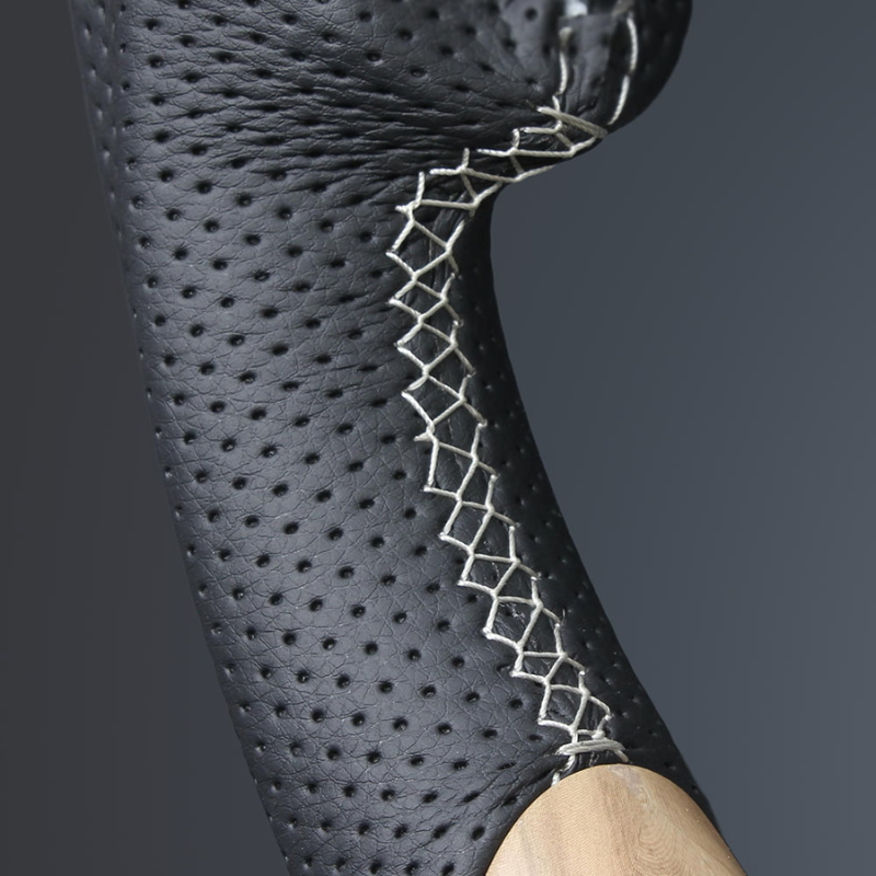 ユーロステッチ採用 (マットアッシュブラウン x シルバーステッチ) 純正交換ガングリップステアリング ハイラックス 120系 H29/9- LS221 GRスポーツ取付可