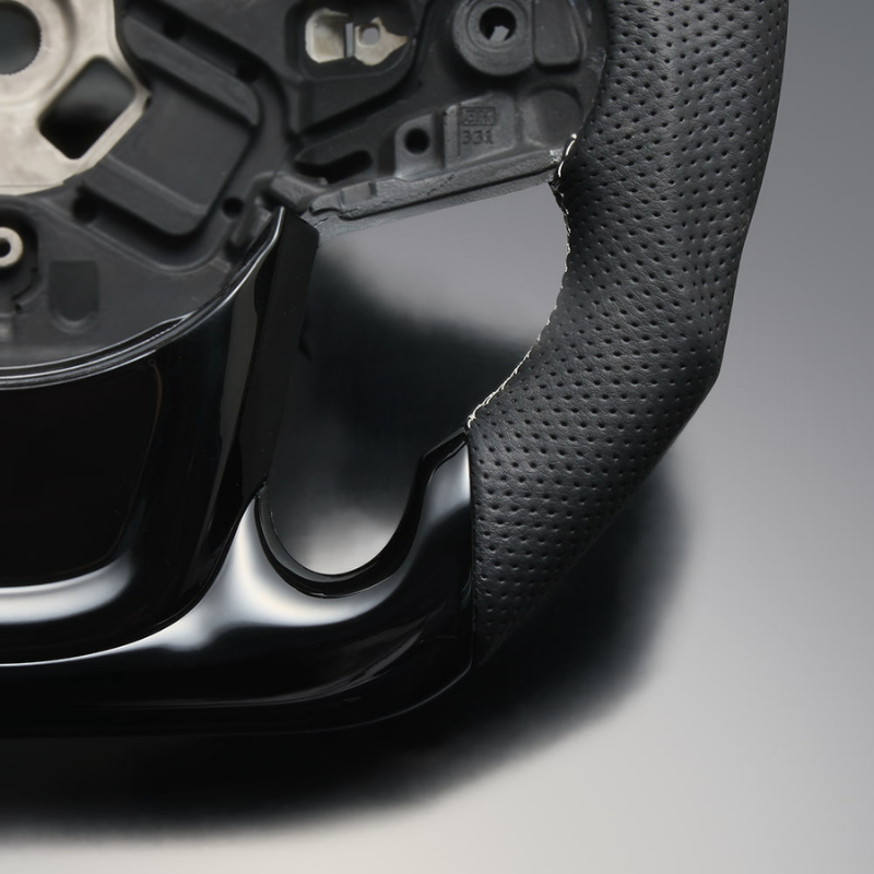 高品質の証ユーロステッチ採用 (ピアノブラックxシルバーステッチ) 純正交換ガングリップステアリング スープラ DB系 R1/5-R8/4 LS246