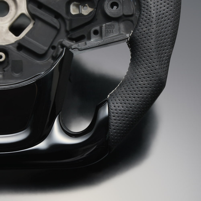 高品質の証ユーロステッチ採用 (ピアノブラックxシルバーステッチ) 純正交換ガングリップステアリング スープラ DB系 R1/5-R8/4 LS246