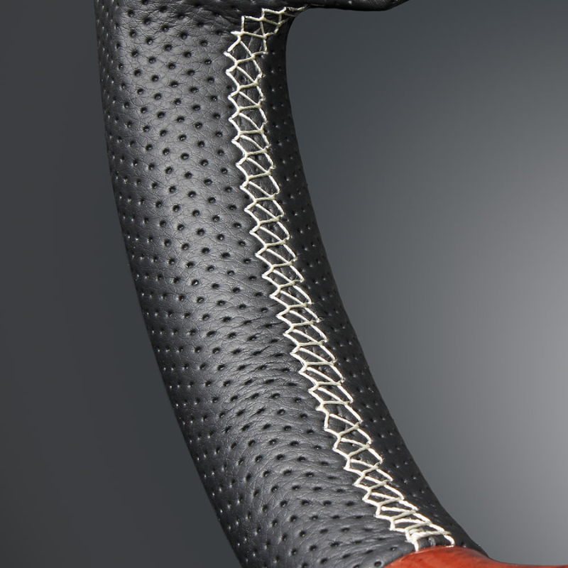 高品質の証ユーロステッチ採用 (茶木目xシルバーステッチ) 純正交換ガングリップステアリング ノート E12 H24/9-R2/12 LS253