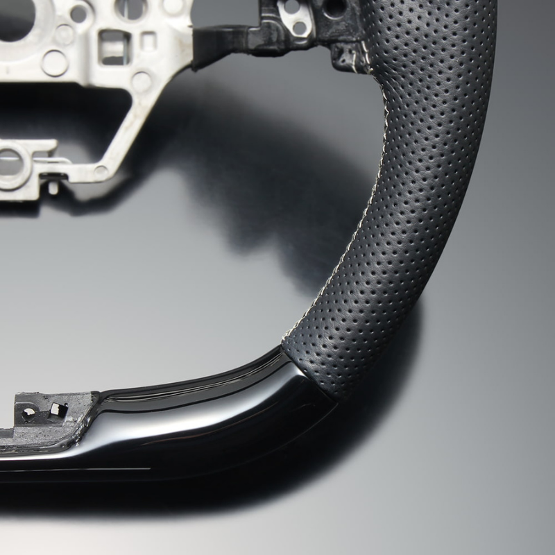 高品質の証ユーロステッチ採用 (ピアノブラックxシルバーステッチ) 純正交換ガングリップステアリング ヴェゼル RV系 R3/1- LS263