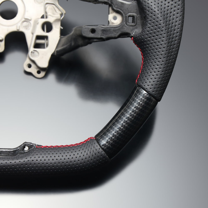 高品質の証ユーロステッチ採用 (カーボン調xレッドステッチ) 純正交換ガングリップステアリング CR-V ZC8  R6/7- LS266