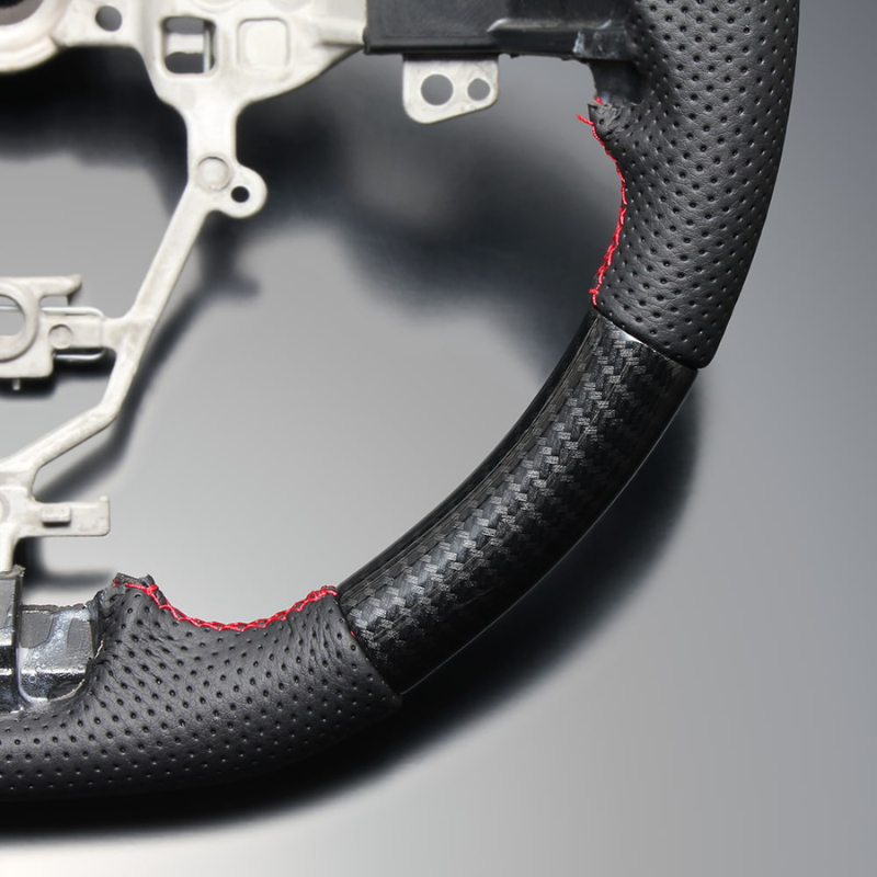 高品質の証ユーロステッチ採用 (カーボン調xレッドステッチ) 純正交換ガングリップステアリング ジムニー/シエラ/ノマド JB64 H30/7- LS288