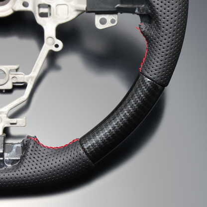 高品質の証ユーロステッチ採用 (カーボン調xレッドステッチ) 純正交換ガングリップステアリング ジムニー/シエラ/ノマド JB64 H30/7- LS288