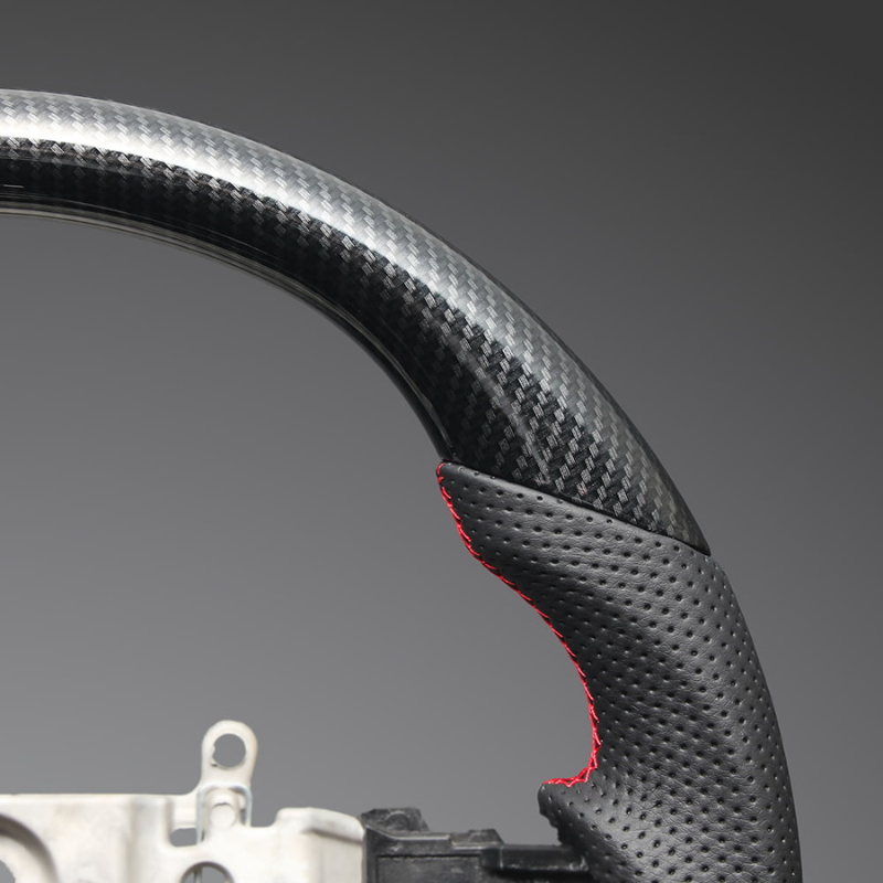 高品質の証ユーロステッチ採用 (カーボン調xレッドステッチ) 純正交換ガングリップステアリング スイフト/スポーツ ZC/ZD系 H29/9- LS290