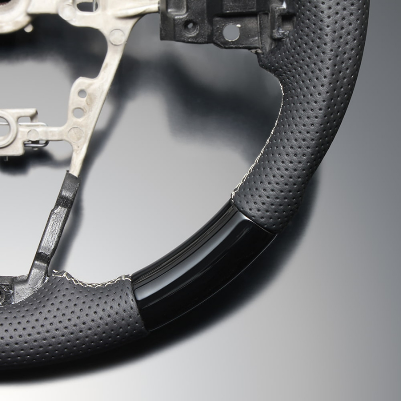 高品質の証ユーロステッチ採用 (ピアノブラックxシルバーステッチ) 純正交換ガングリップステアリング ハイゼットカーゴ S700系  R3/12- LS291