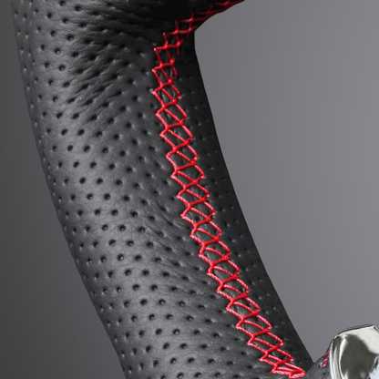 高品質の証ユーロステッチ採用 (カーボン調xレッドステッチ) 純正交換ガングリップステアリング デリカD5 CV系 前期  H19/1-H30/12 LS298