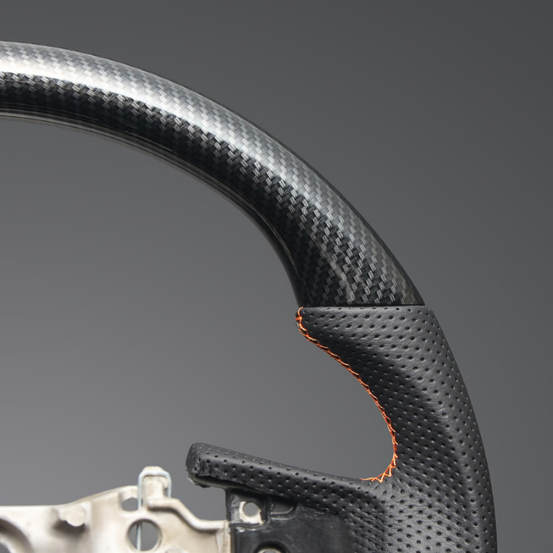 高品質の証ユーロステッチ採用 (カーボン調xオレンジステッチ) 純正交換ガングリップステアリング デリカD5 CV系 後期 R1/2- LS300