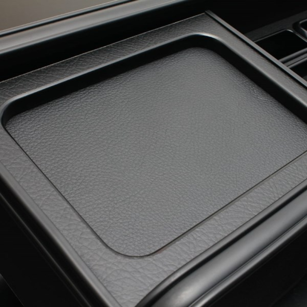 国内受注生産 (レザーブラック) デリカ専用センターコンソール デリカD5 CV系 前期 後期 ZFCB01 純正のカバーを外して両面テープで簡単