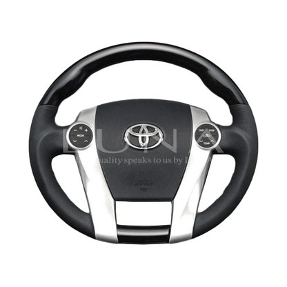 (黒木目) 車種専用設計 高品質 ガングリップ ウッド×パンチング 本皮調 レザーステアリング アクア NHP10系